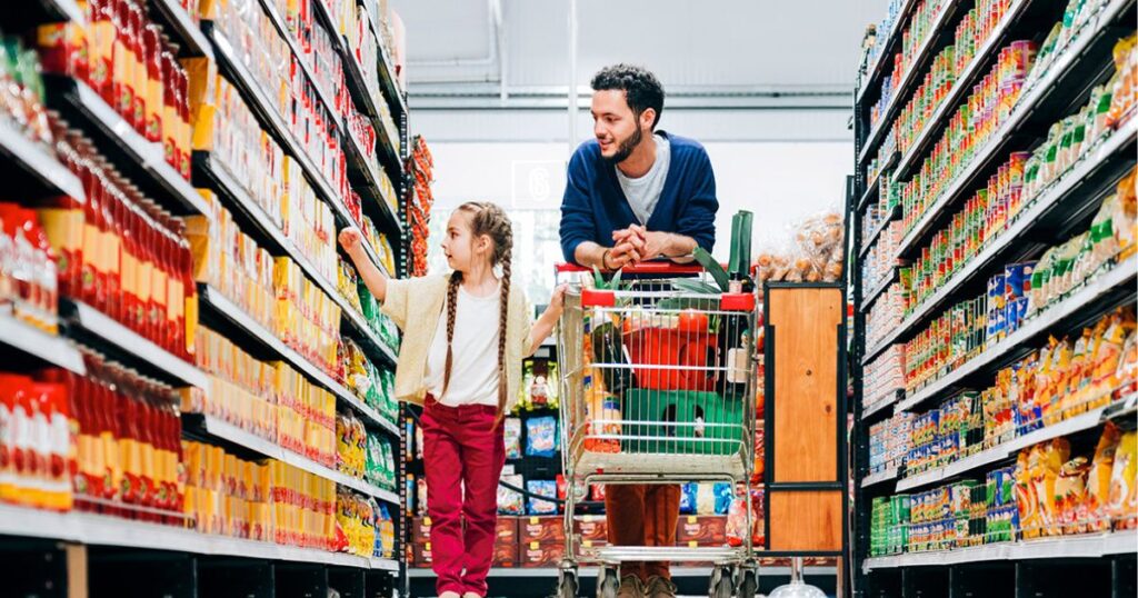 9 найкращих порад, як заощаджувати гроші на продуктах щотижня